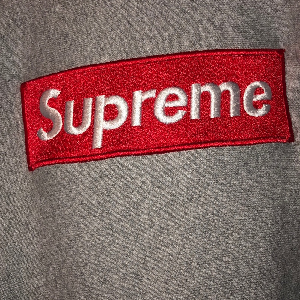 Official SUPREME HOODIE Large Mens - Picture 2 of 8